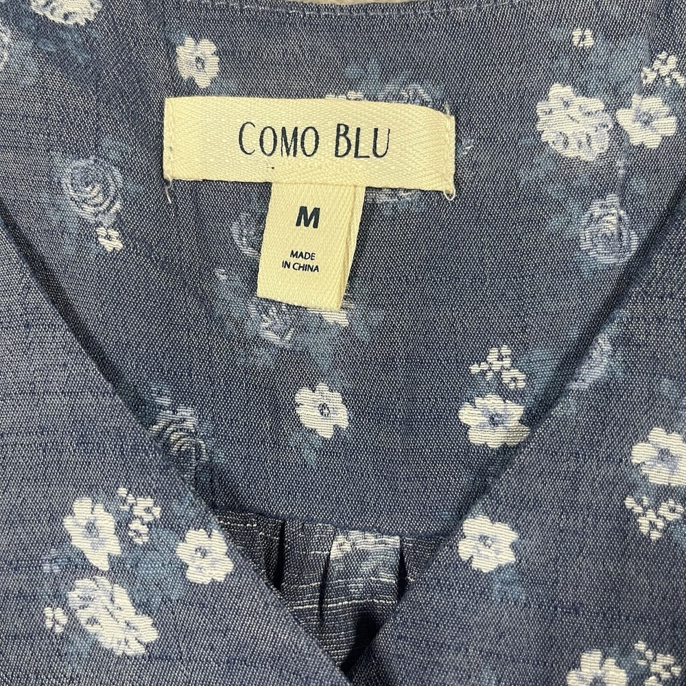 COMO BLU Floral Top Womens Med White‎ Blue V Neck Cottage Peasant 3/4 Sleeve - Picture 2 of 7